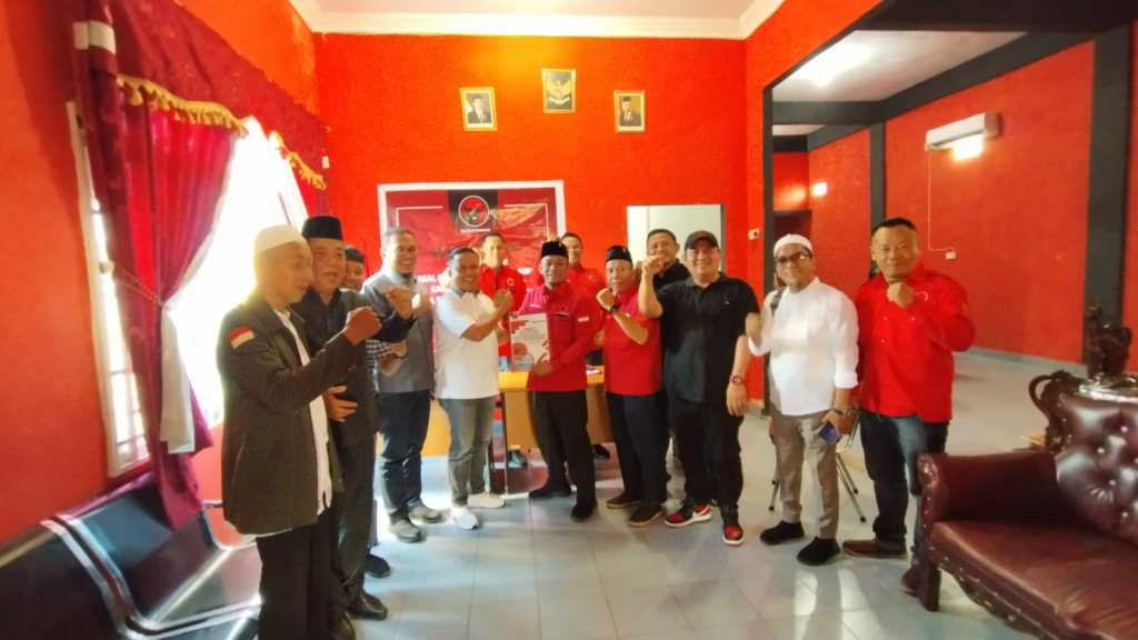 Dani M Nursalam Jadi yang Pertama Ambil Formulir Penjaringan Cakada di&nbsp;PDIP
