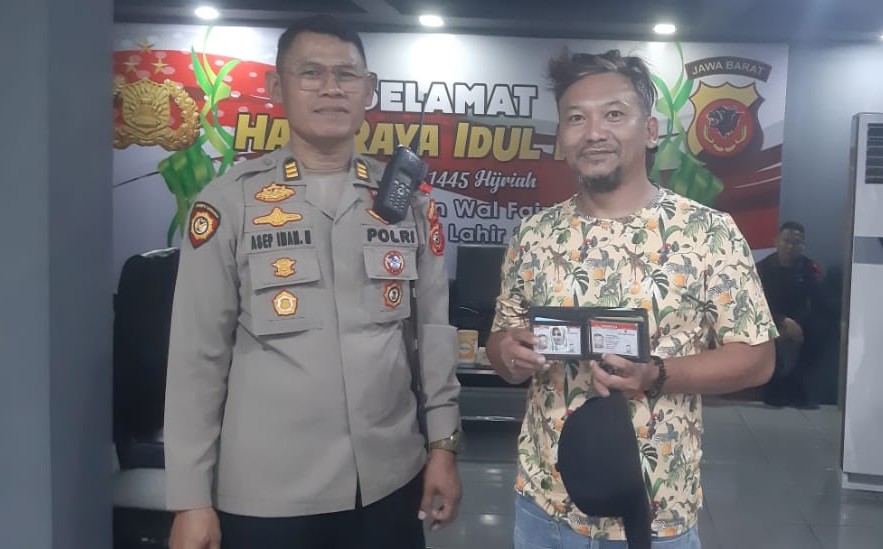 Untung Ada Polisi, Korban, Jika Belum Bisa Menjadi Orang Baik, Berdirilah Diantara&nbsp;Mereka