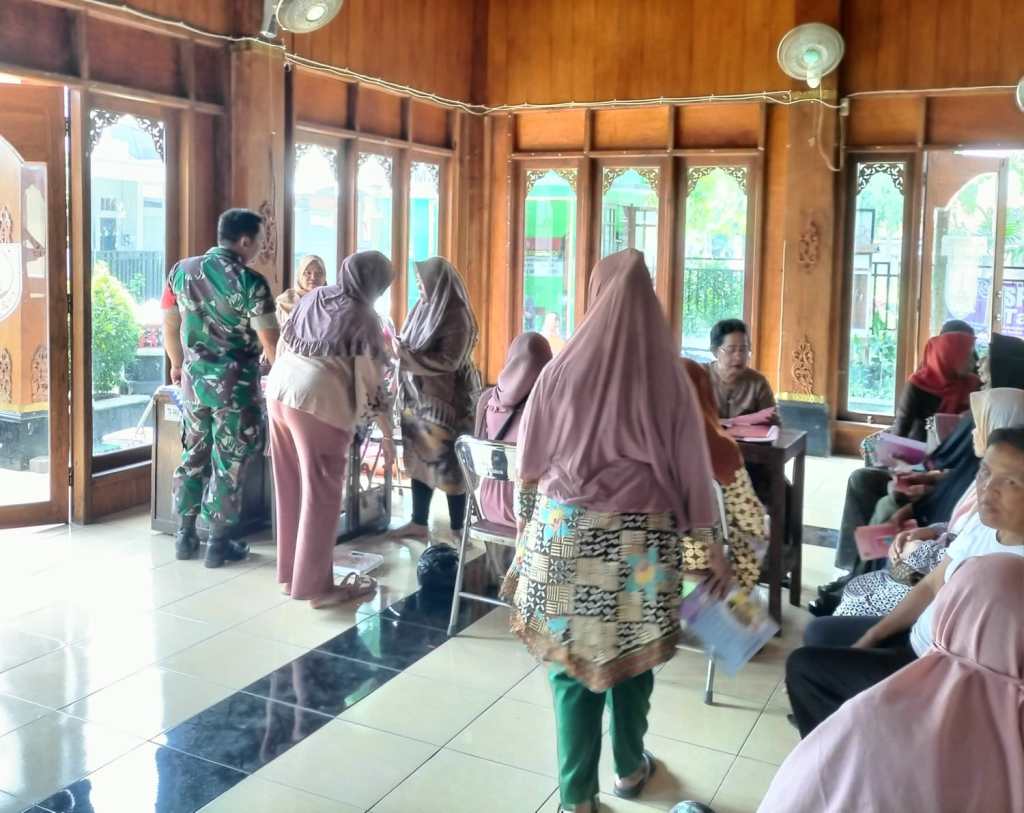 Bukti Nyata Peran Serta Babinsa Jayengan Bantu Posyandu Lansia di&nbsp;Wilayah