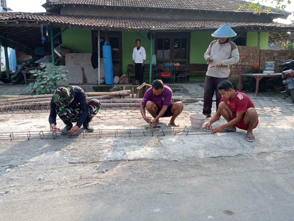 Satgas TMMD Ke 120 Kodim 0726/Sukoharjo Bangun Poskamling Guna Tingkatkan Keamanan&nbsp;Desa