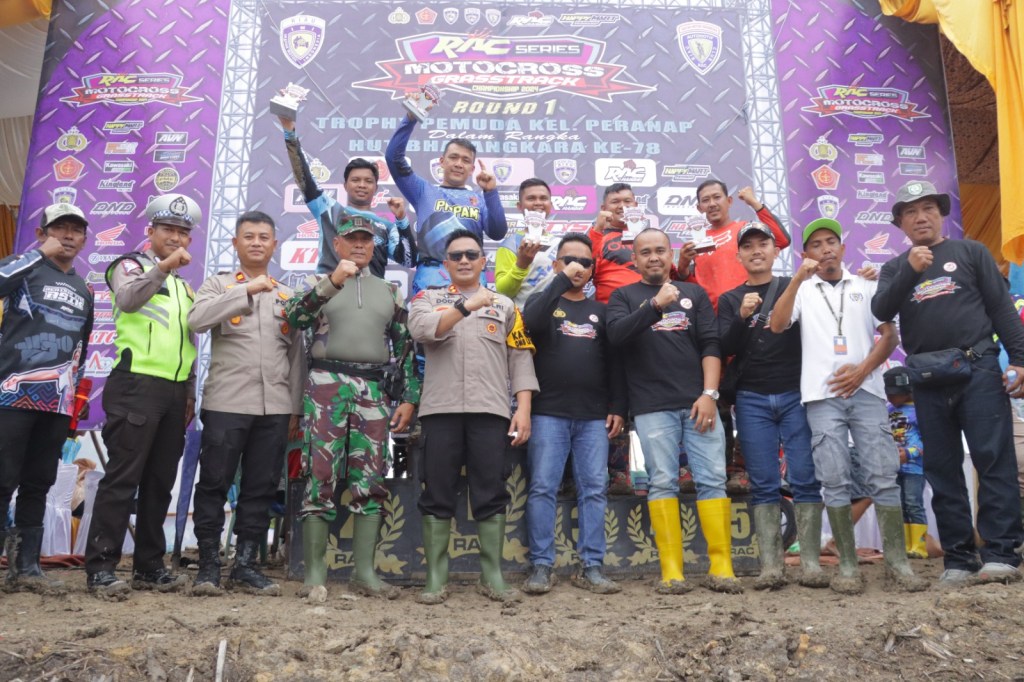 Hari Bhayangkara, Kapolres Inhu Buka Kejuaraan Motocross dan Grass Track Pemuda Peranap