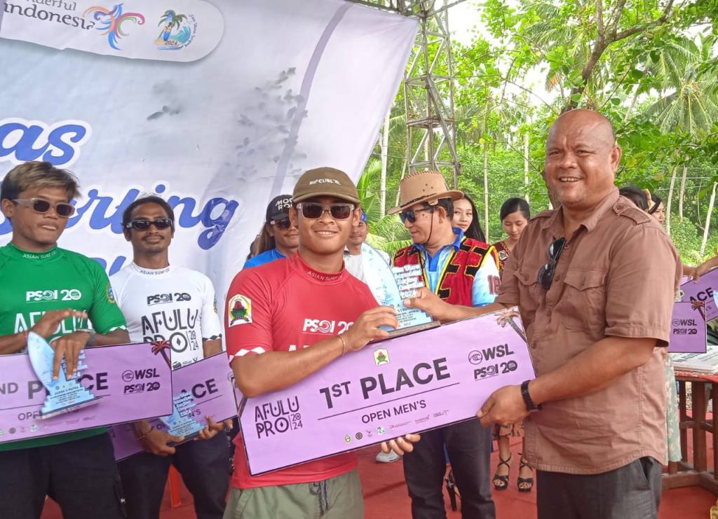 Closing Ceremony Nias Utara Internasional Surfing Competition 2024
